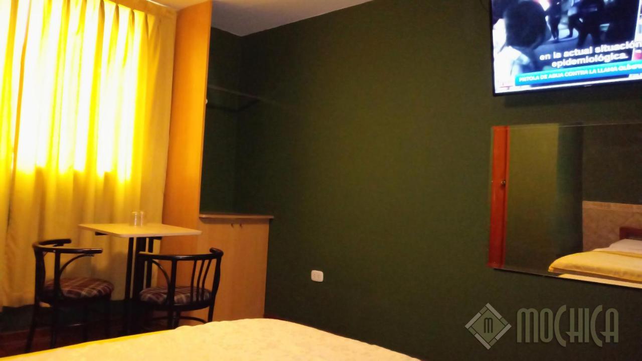 Hostal Residencial Mochica Lima Extérieur photo