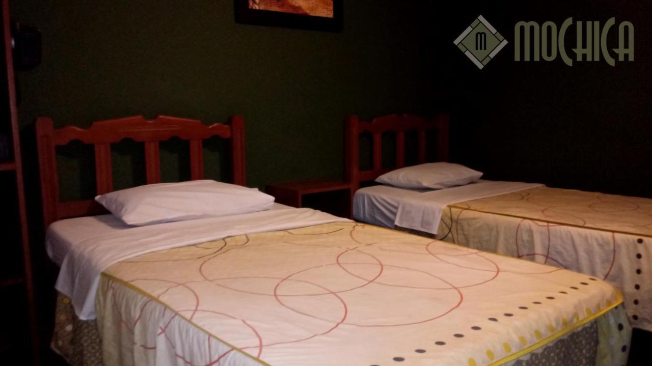 Hostal Residencial Mochica Lima Extérieur photo