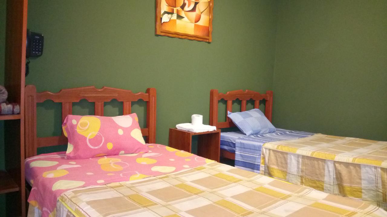 Hostal Residencial Mochica Lima Extérieur photo
